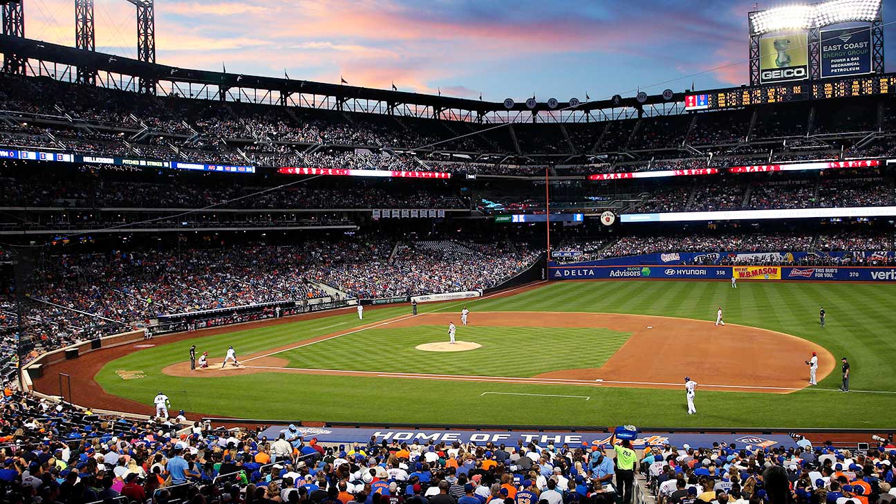 Aug 27, 2016; New York City, NY, USA; View of the sunset as New York Mets and the Philadelphia Phillies play in the second inning at Citi Field. Mandatory Credit: Noah K. Murray-USA TODAY Sports

