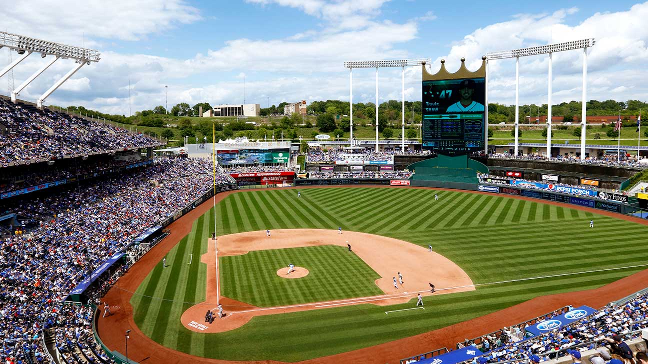 KANSAS CITY, MO &#8211; MAY 18: General view of the ball park from the upper level as the Boston Red Sox play against the Kansas City Royals at Kauffman Stadium on May 18, 2016 in Kansas City, Missouri. The Royals defeated the Red Sox 3-2 in the first game of a doubleheader. (Photo by Joe Robbins/Getty Images) *** Local Caption ***
